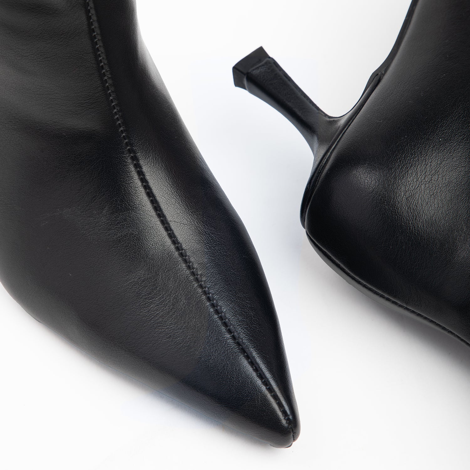 Raid Bracket Stiletto Boots In Black