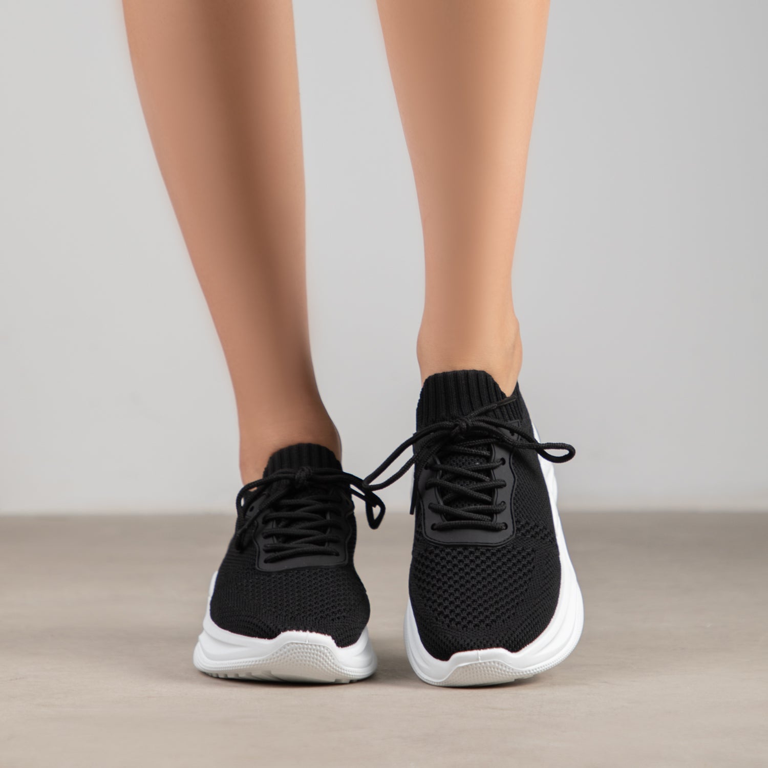 RAID Della Trainers in Black