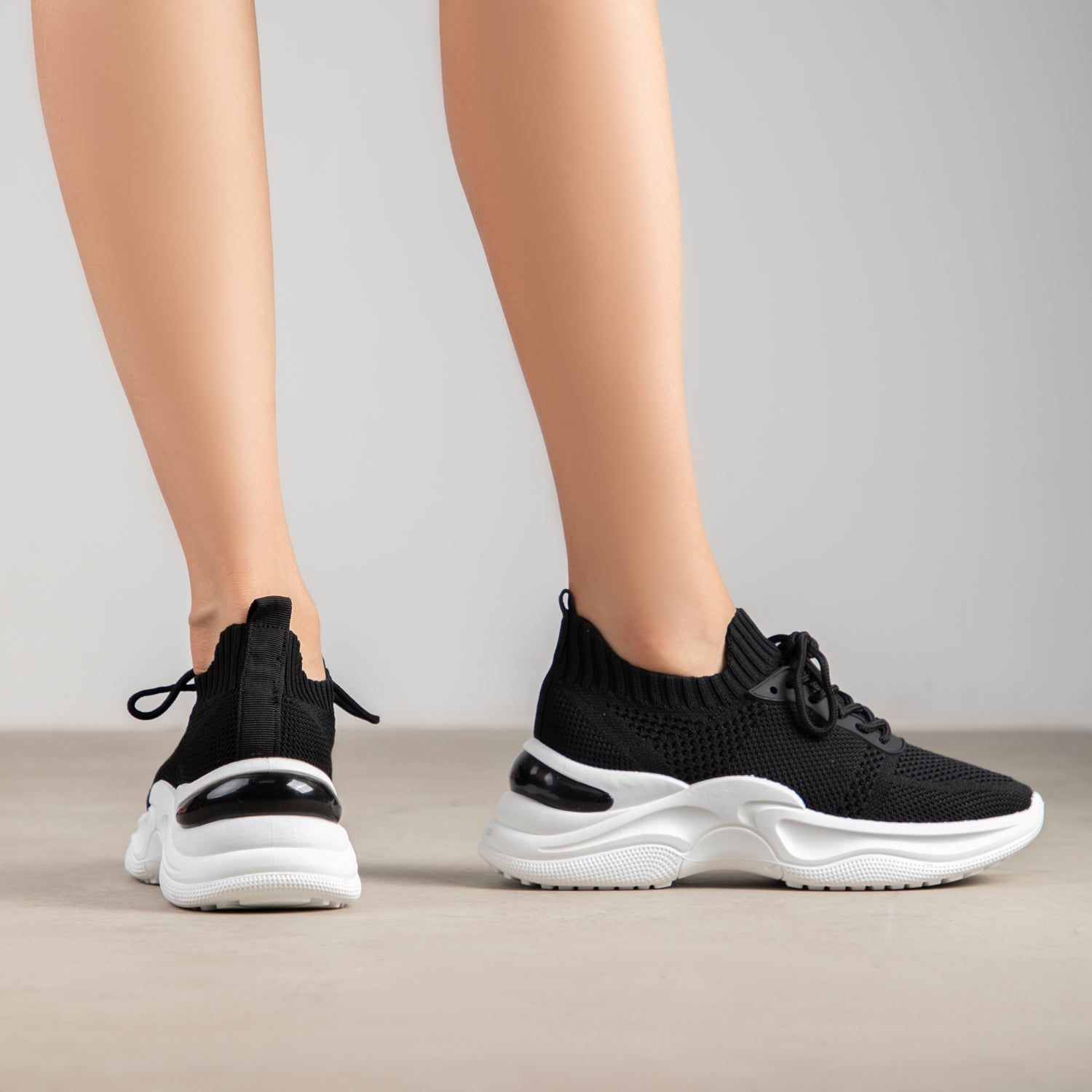 RAID Della Trainers in Black