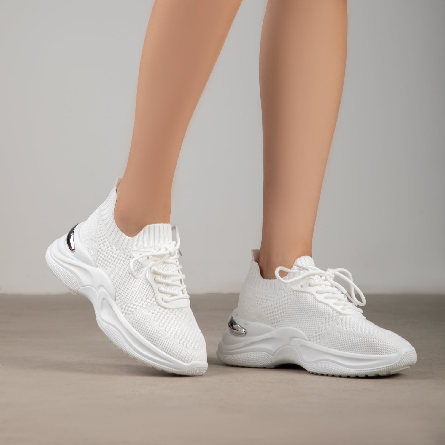 RAID Della Trainers in White