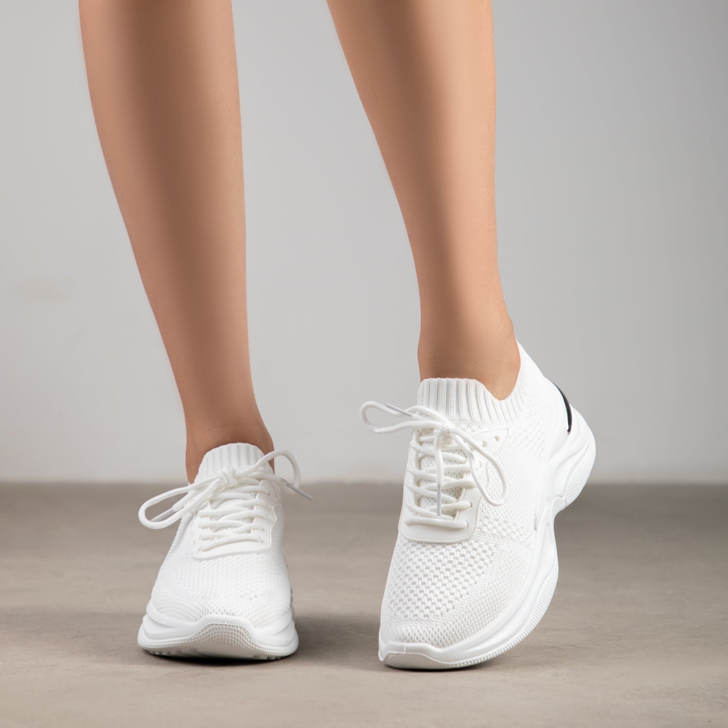 RAID Della Trainers in White