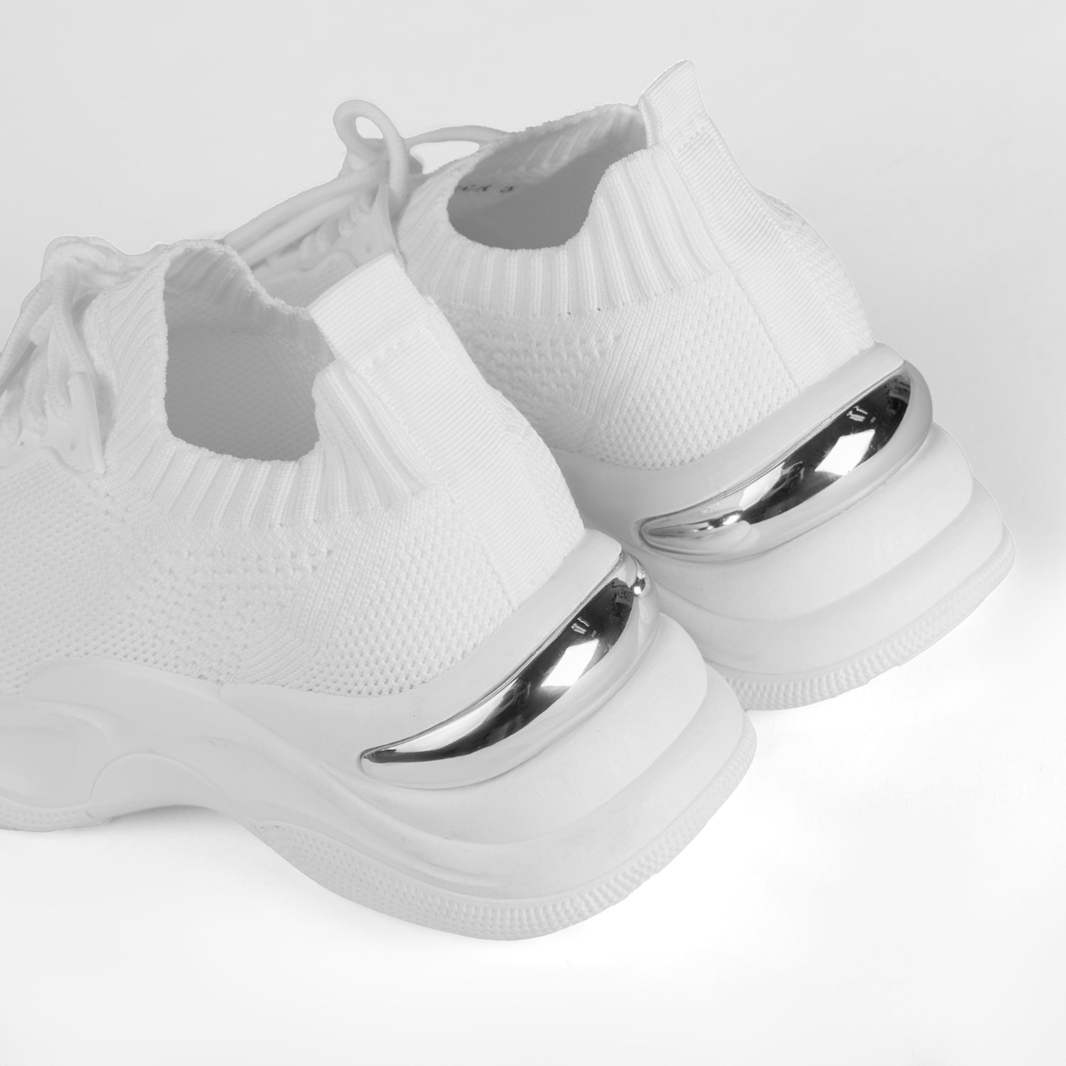 RAID Della Trainers in White