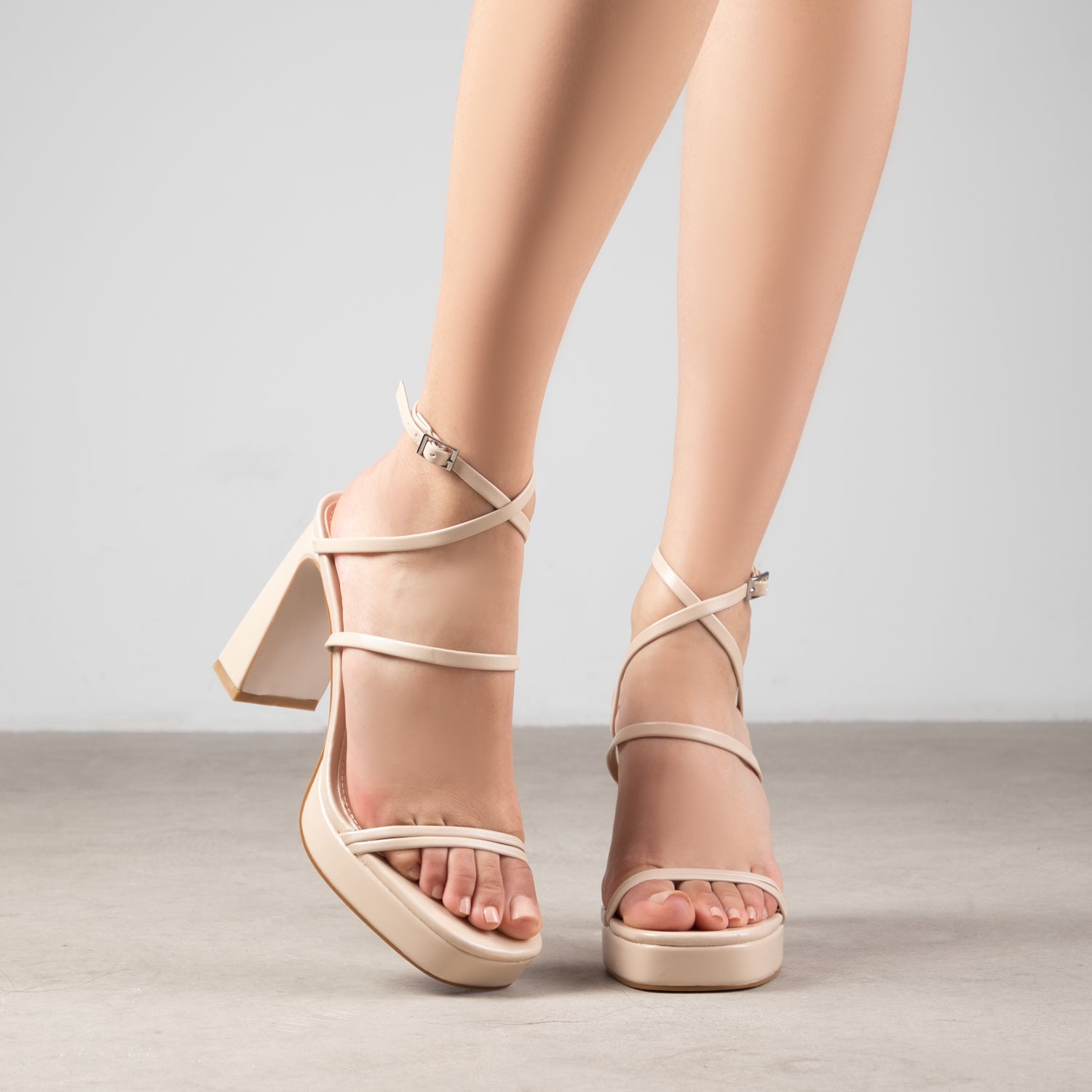 RAID Idana Platform Sandal in Nude