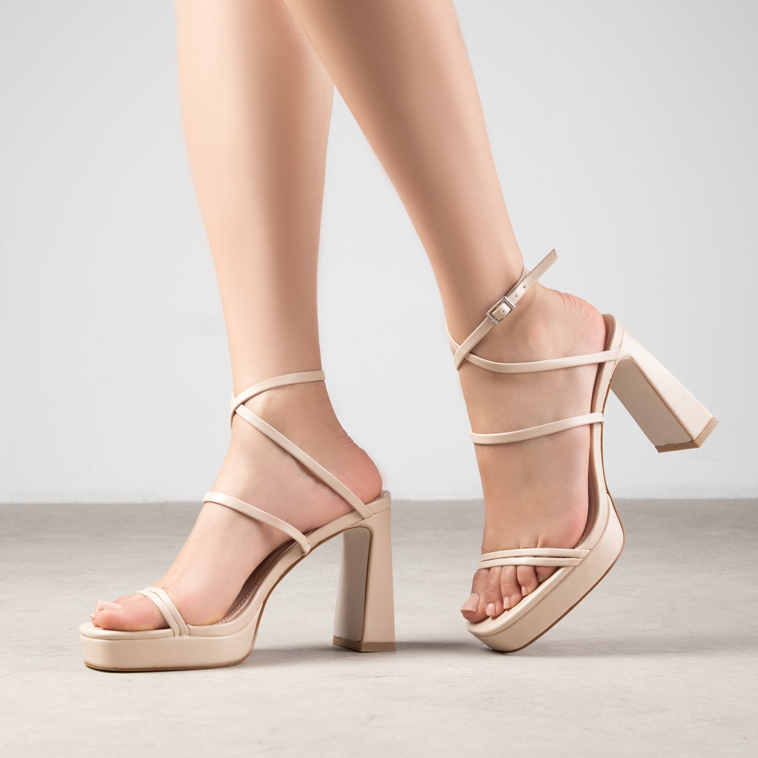 RAID Idana Platform Sandal in Nude