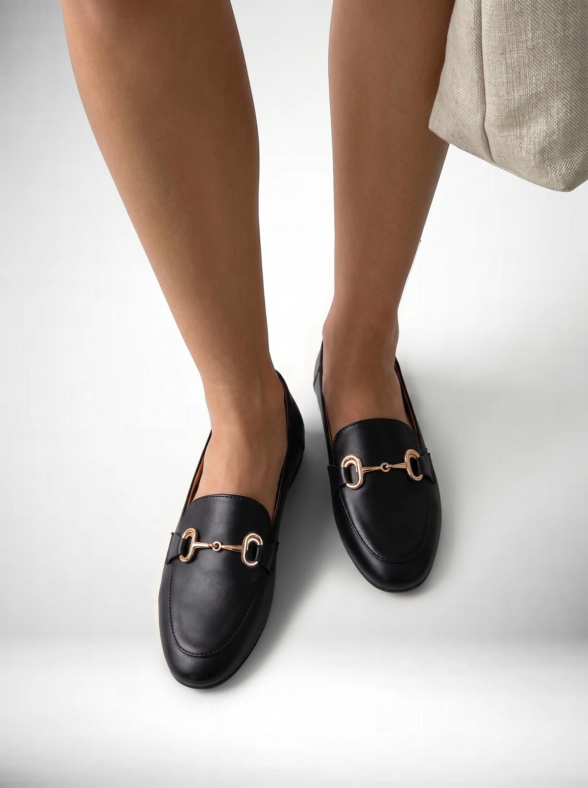RAID Amiela Flat Shoes in Black