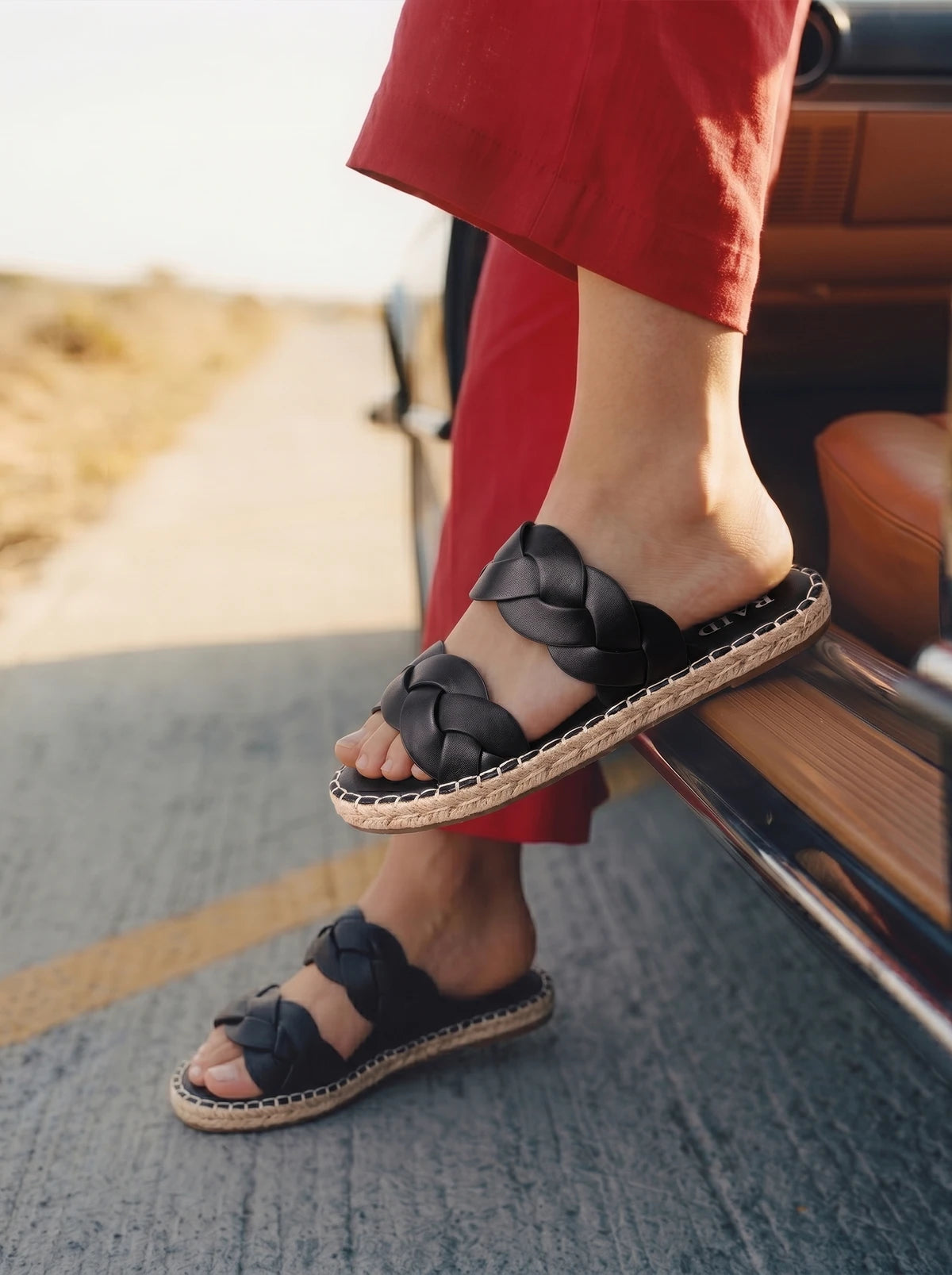RAID Aries Flat Sandals in Black