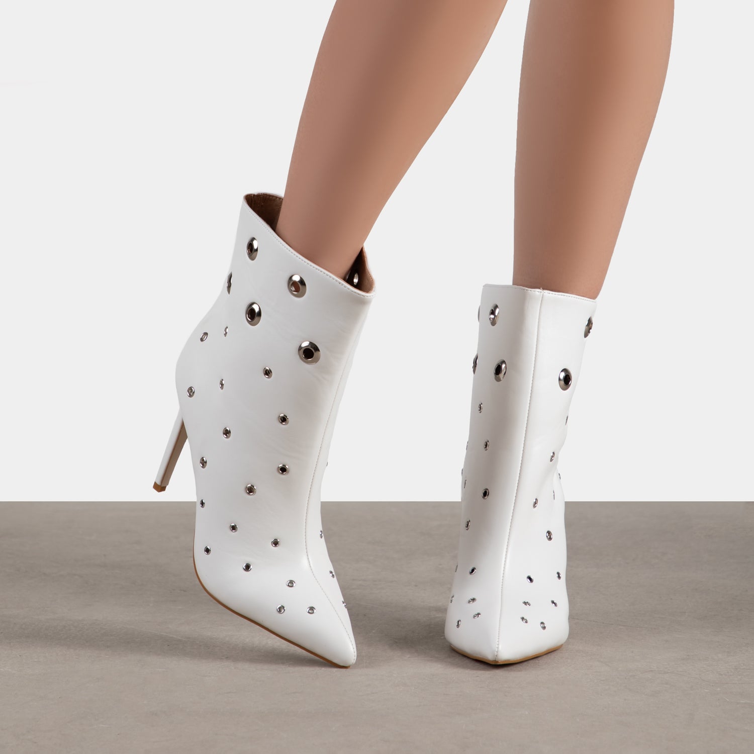 RAID Stormy Ankle Boots in White