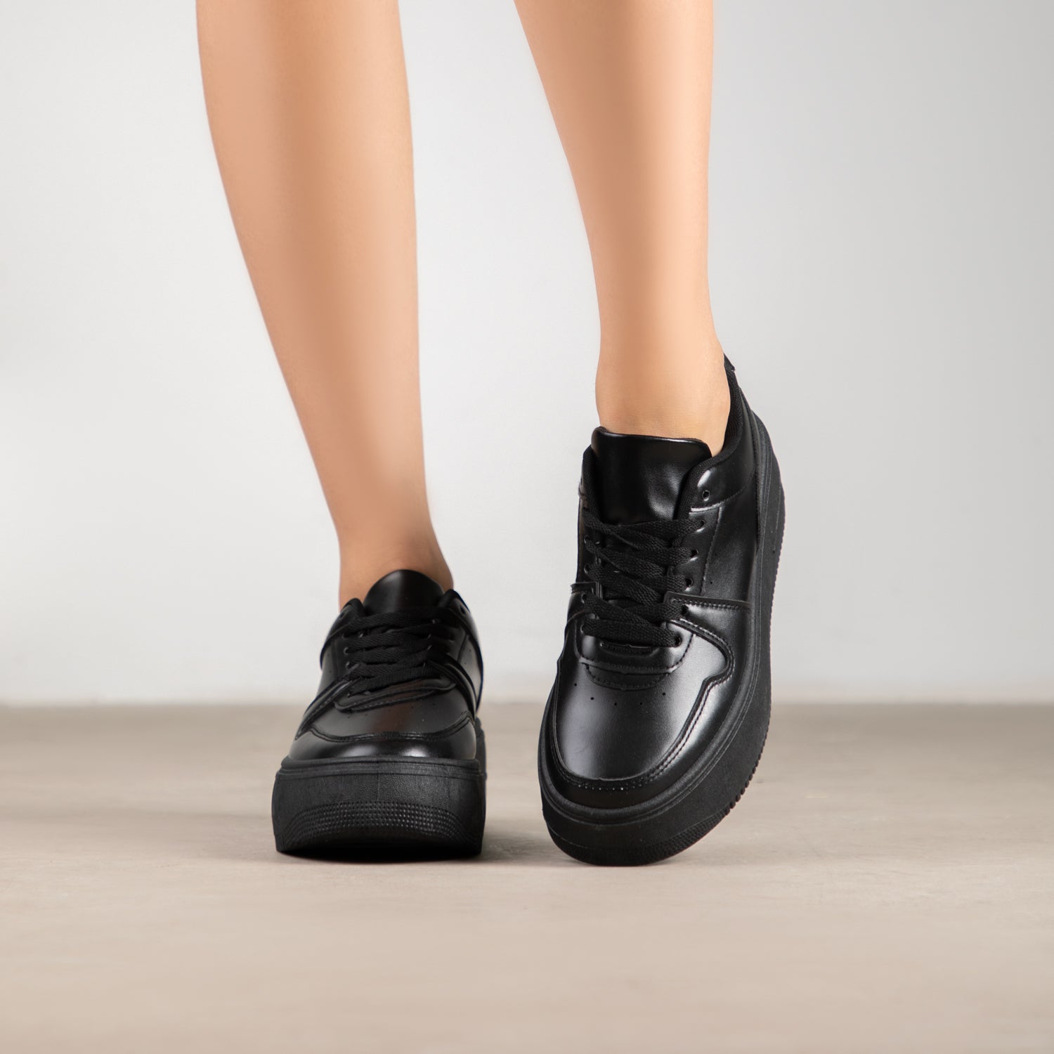 RAID Susan Flatform Trainers in Black