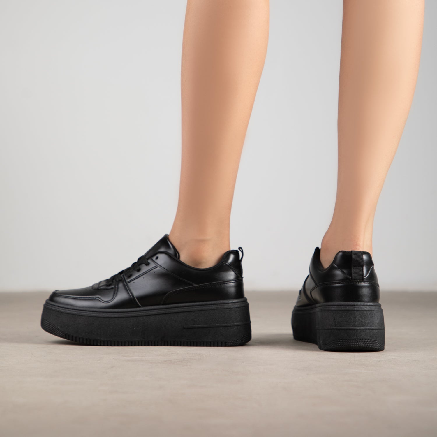 RAID Susan Flatform Trainers in Black