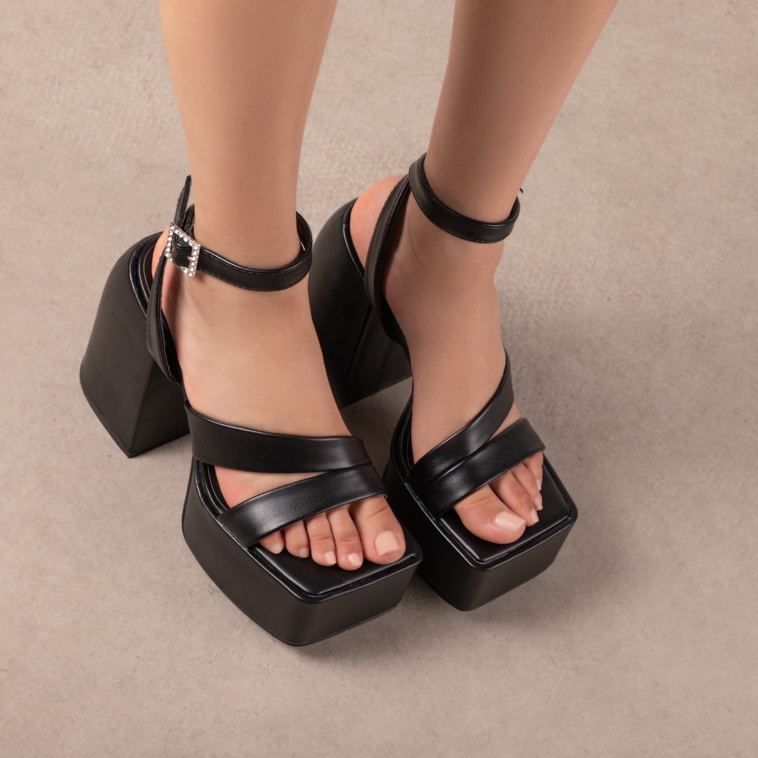 RAID Zaina Platform Sandal in Black