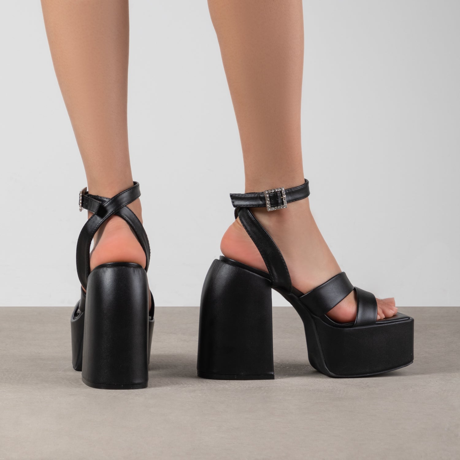 RAID Zaina Platform Sandal in Black