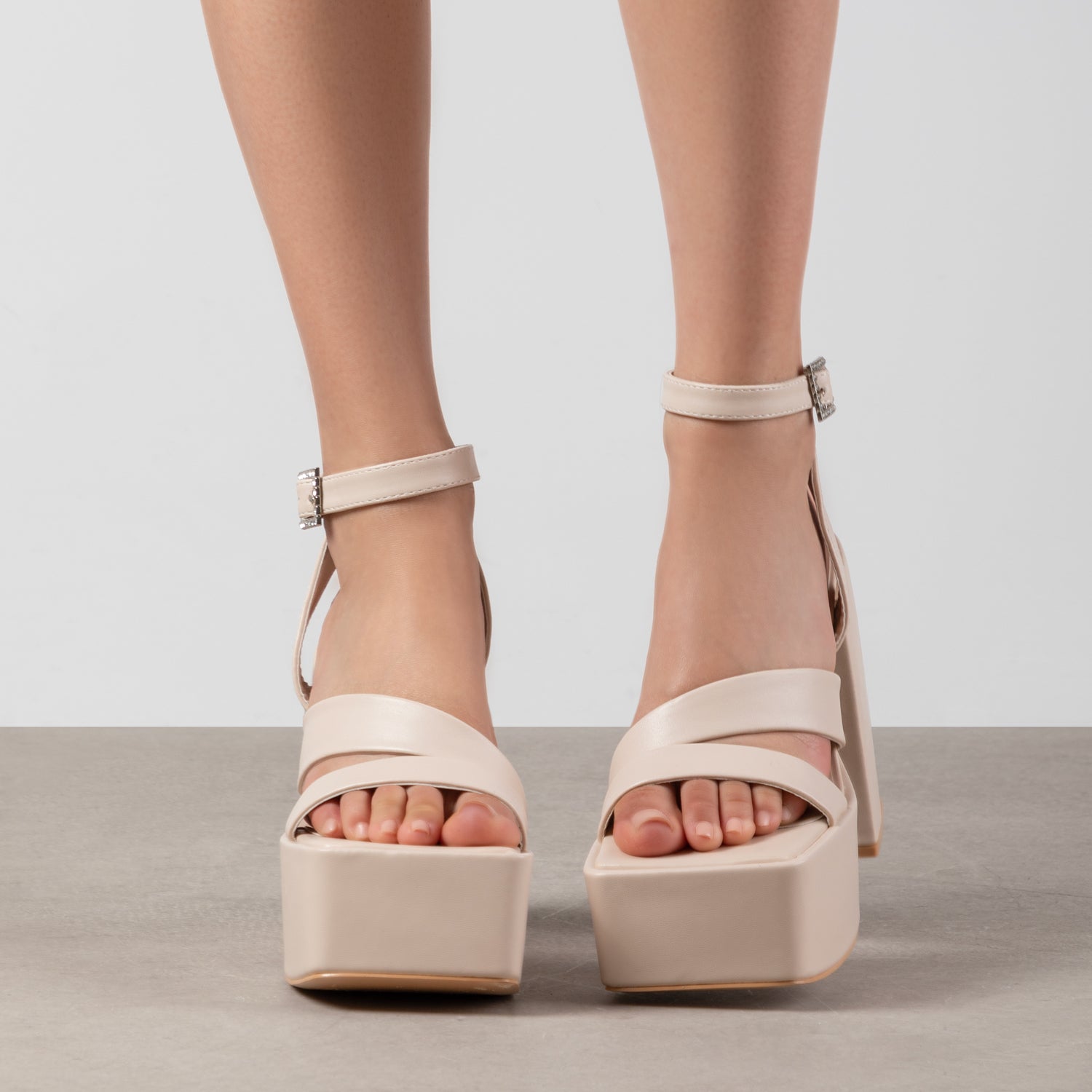 RAID Zaina Platform Sandal in Nude