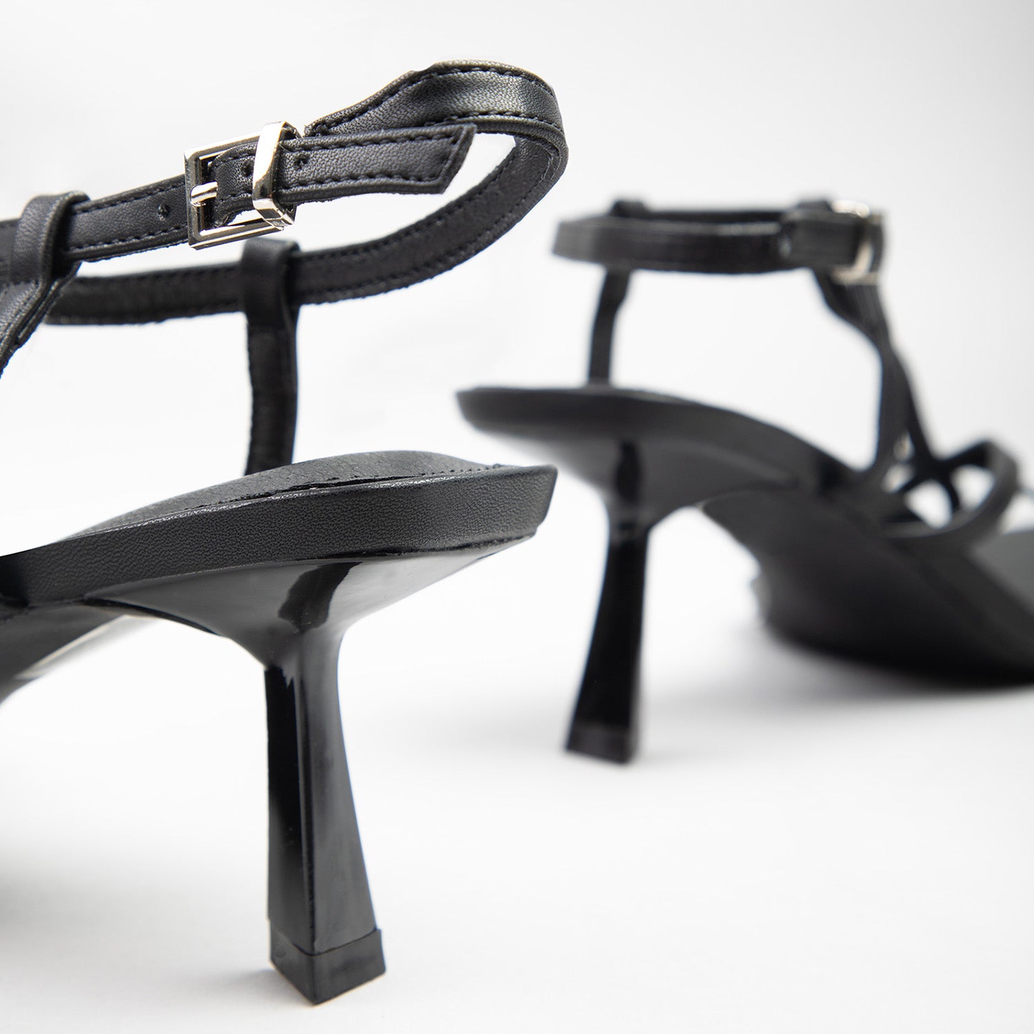 RAID Layne Heeled Sandals in Black