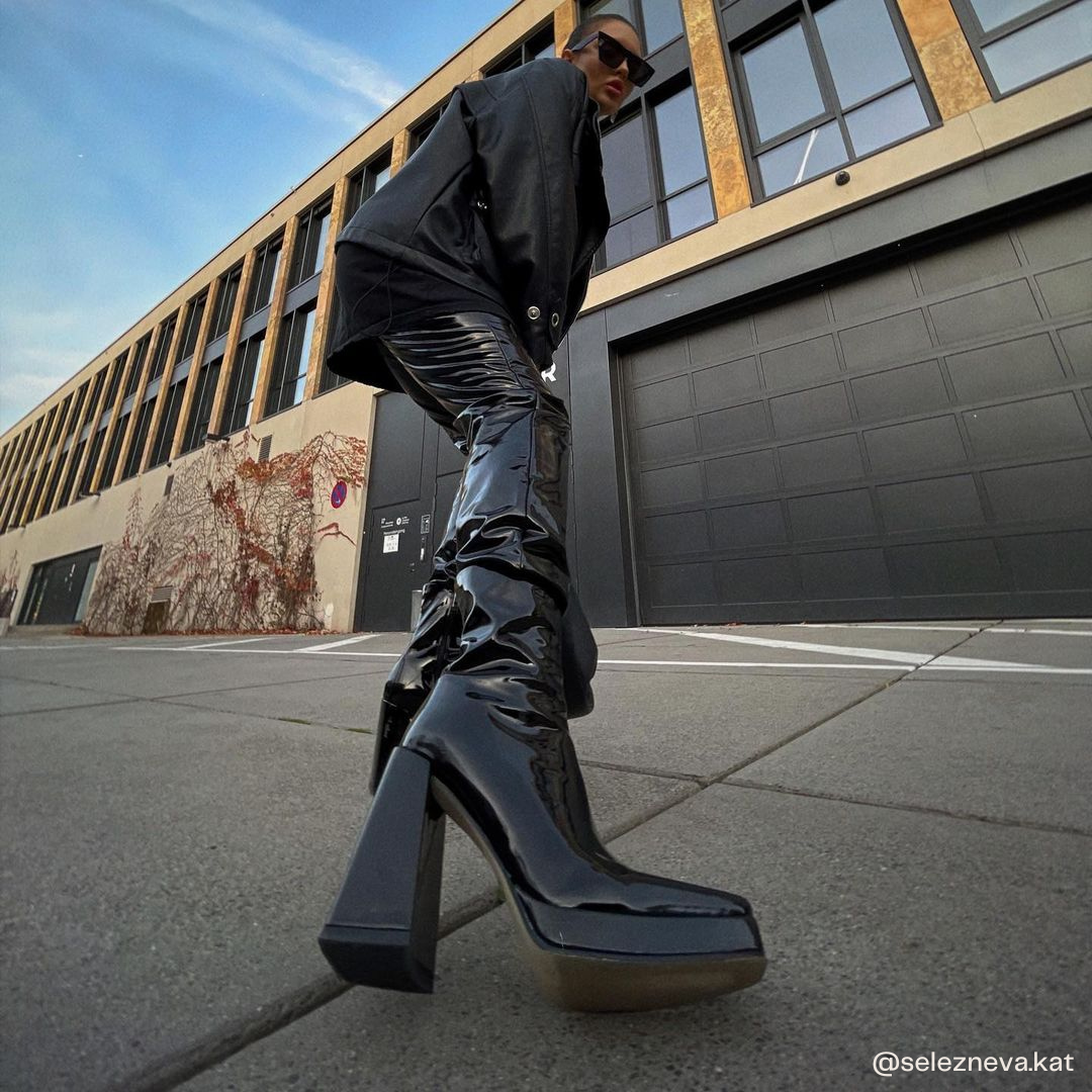 RAID Vista Block Heeled Ankle Boot in Black