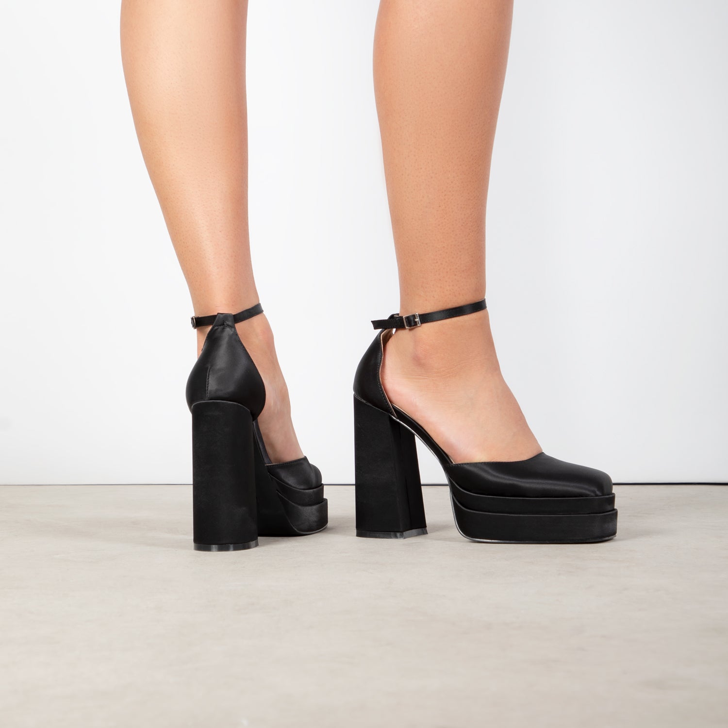 RAID Aamira Platform Heel in Black