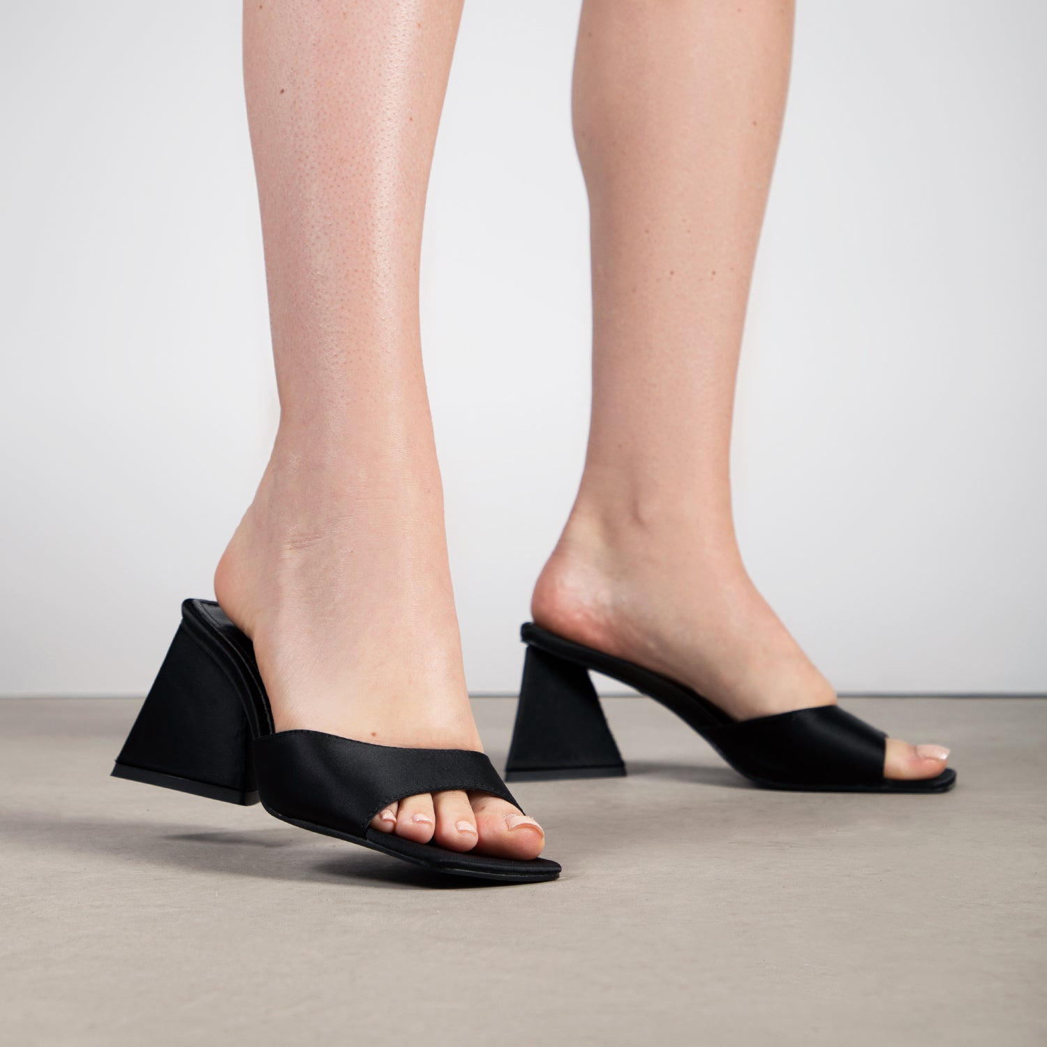 RAID Acasia Block Heeled Mule in Black