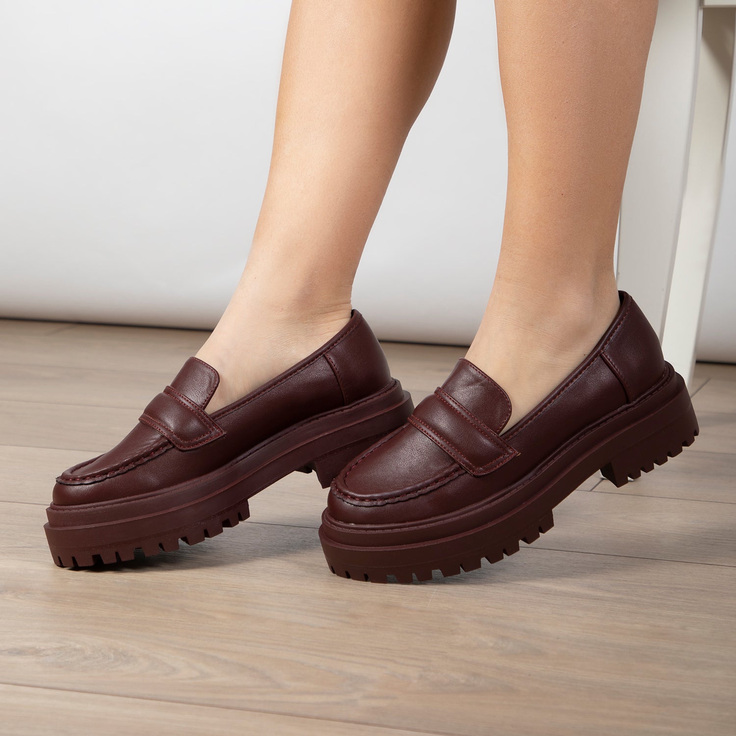 RAID Addyson Chunky Flat Shoe in Burgundy