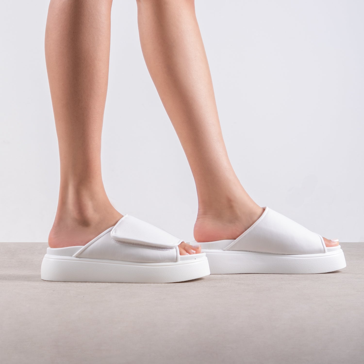 RAID Arvina Flatform Slider in Off White Lycra