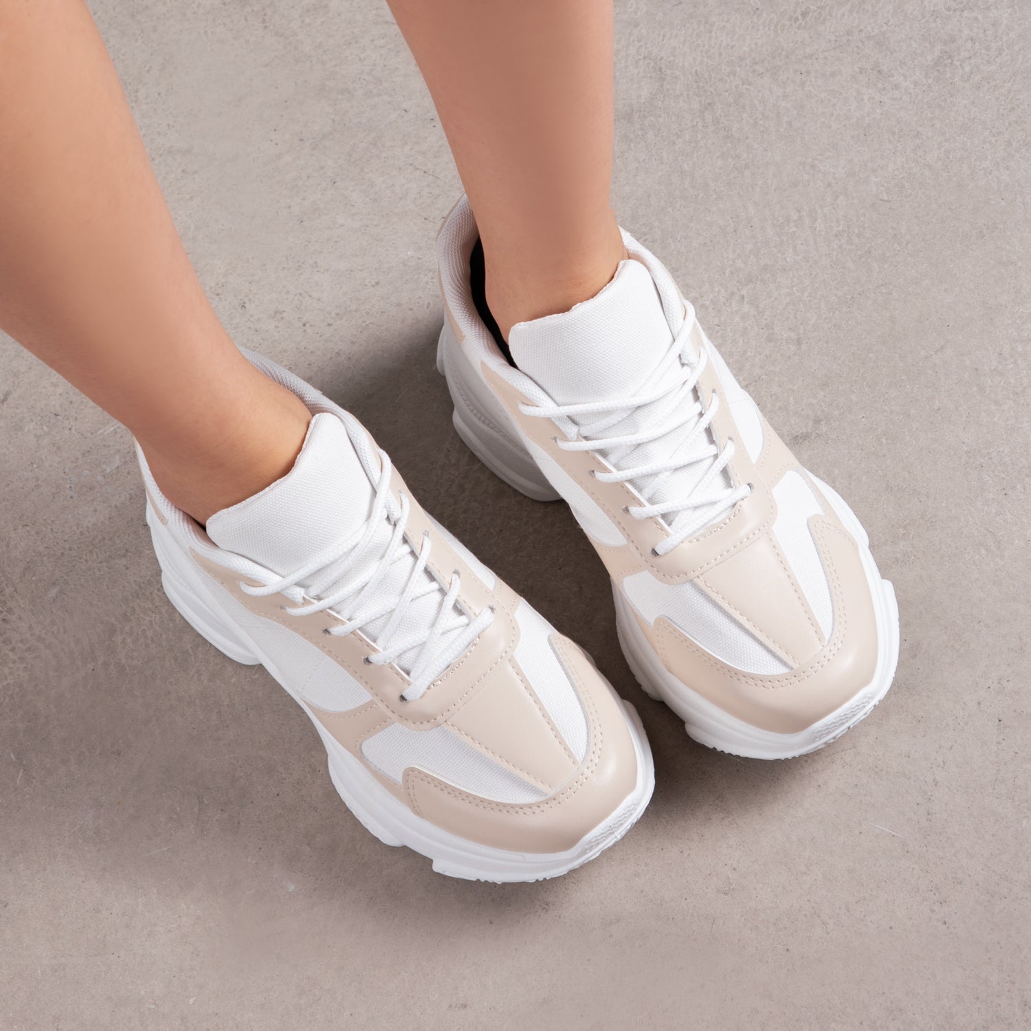 RAID Champ Chunky Trainers in Nude/White