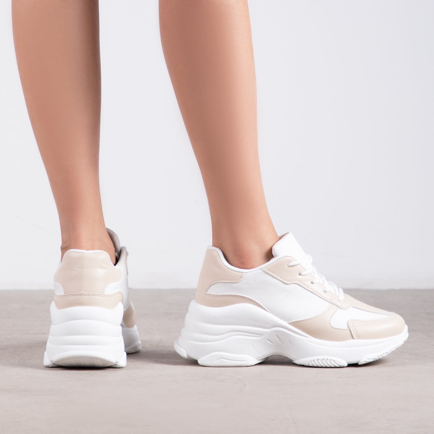 RAID Champ Chunky Trainers in Nude/White