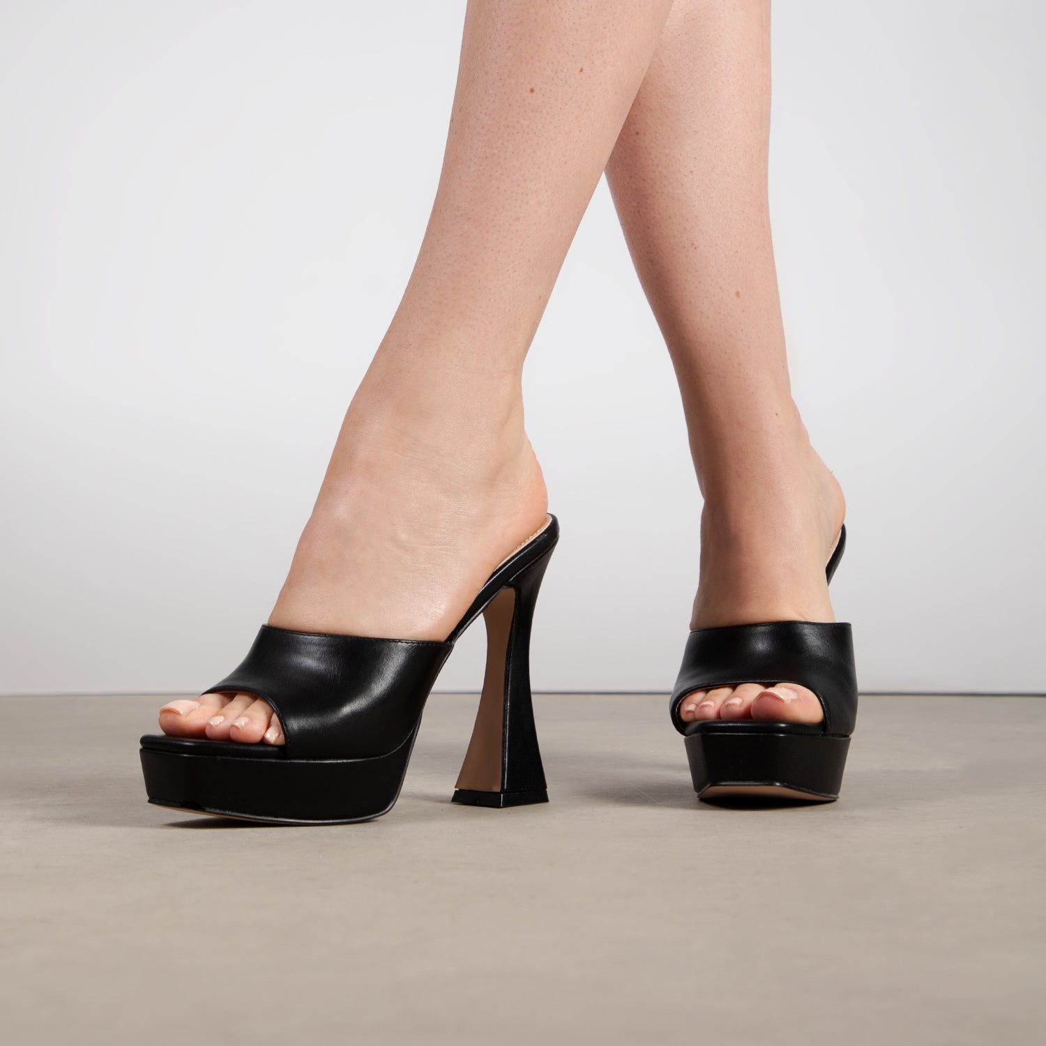 RAID Estee Platform Mule in Black Pu