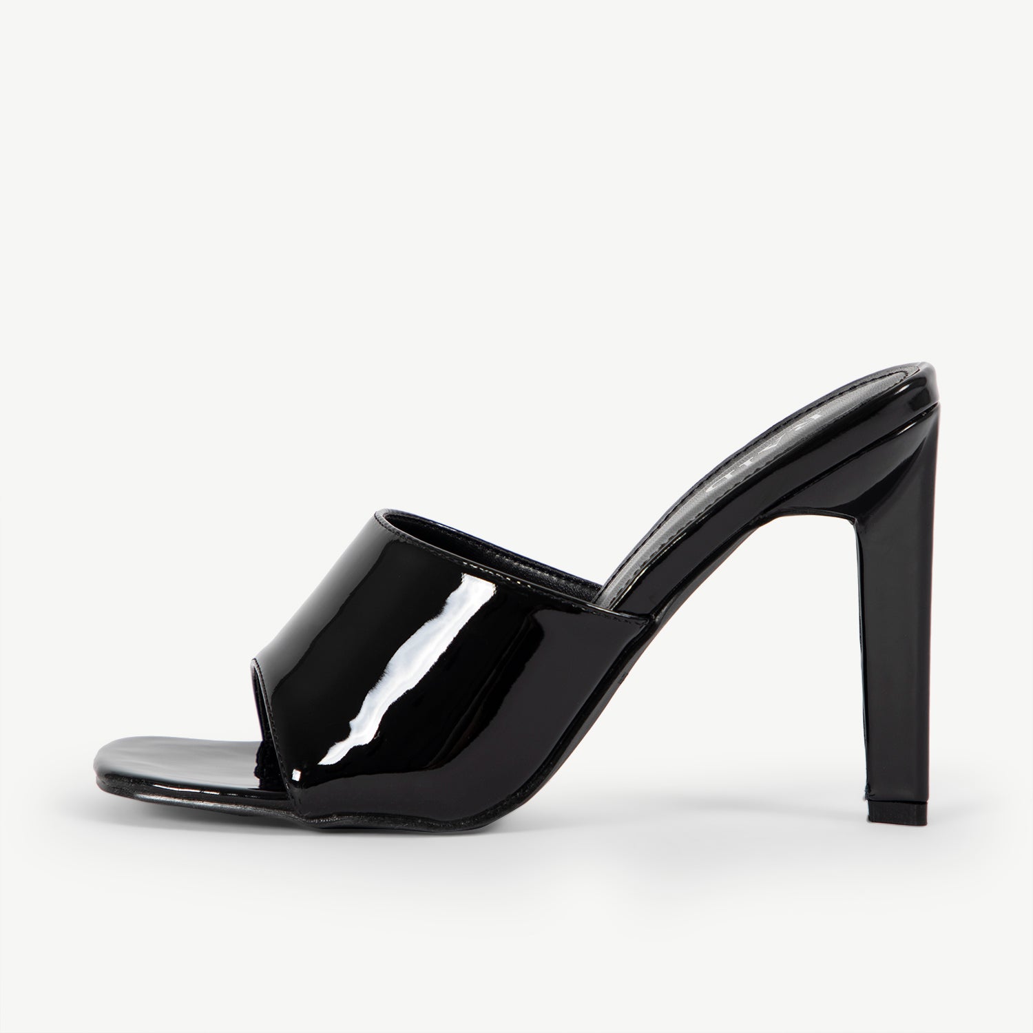 RAID Kaylor Heeled Mule in Black