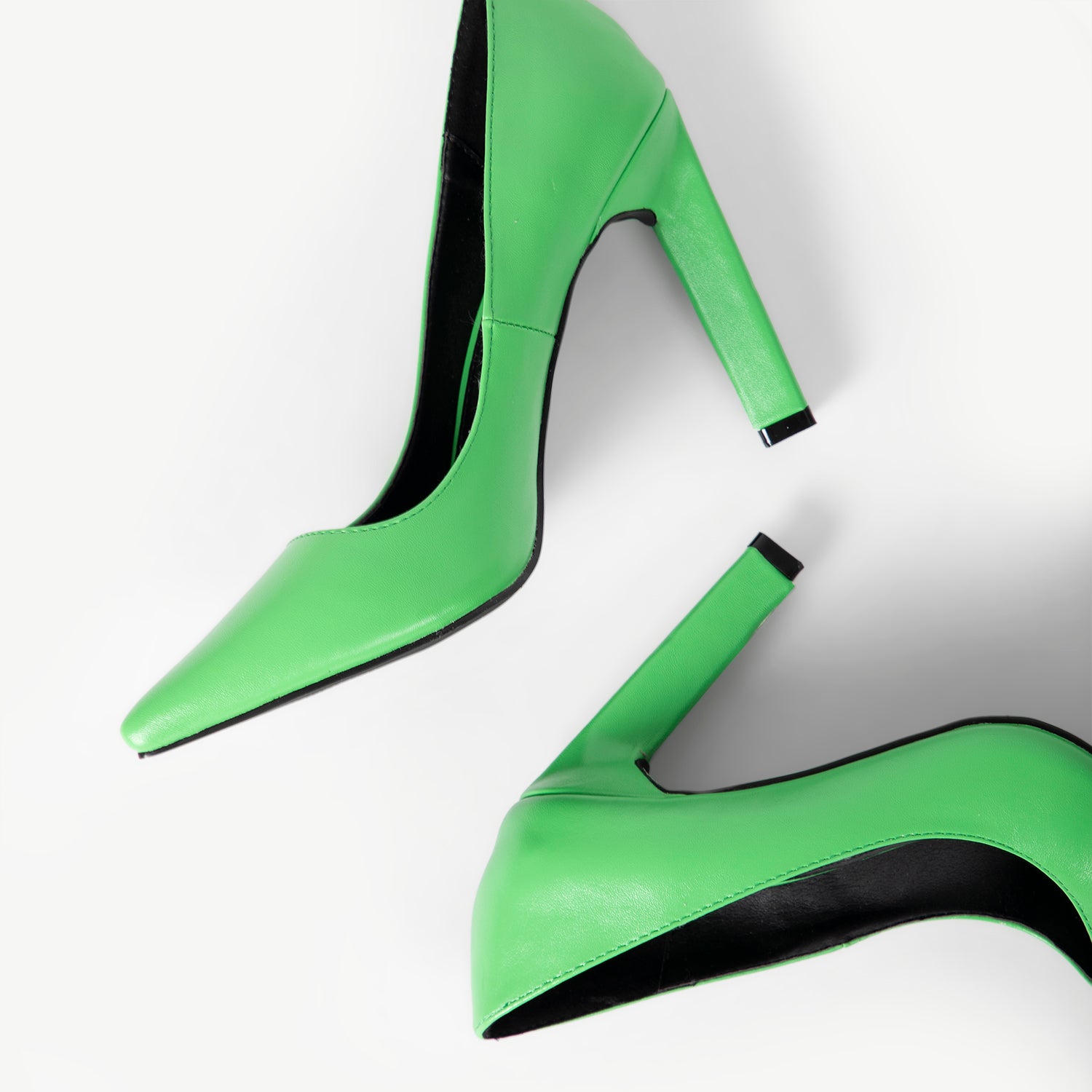 RAID Lara Court Shoe in Green