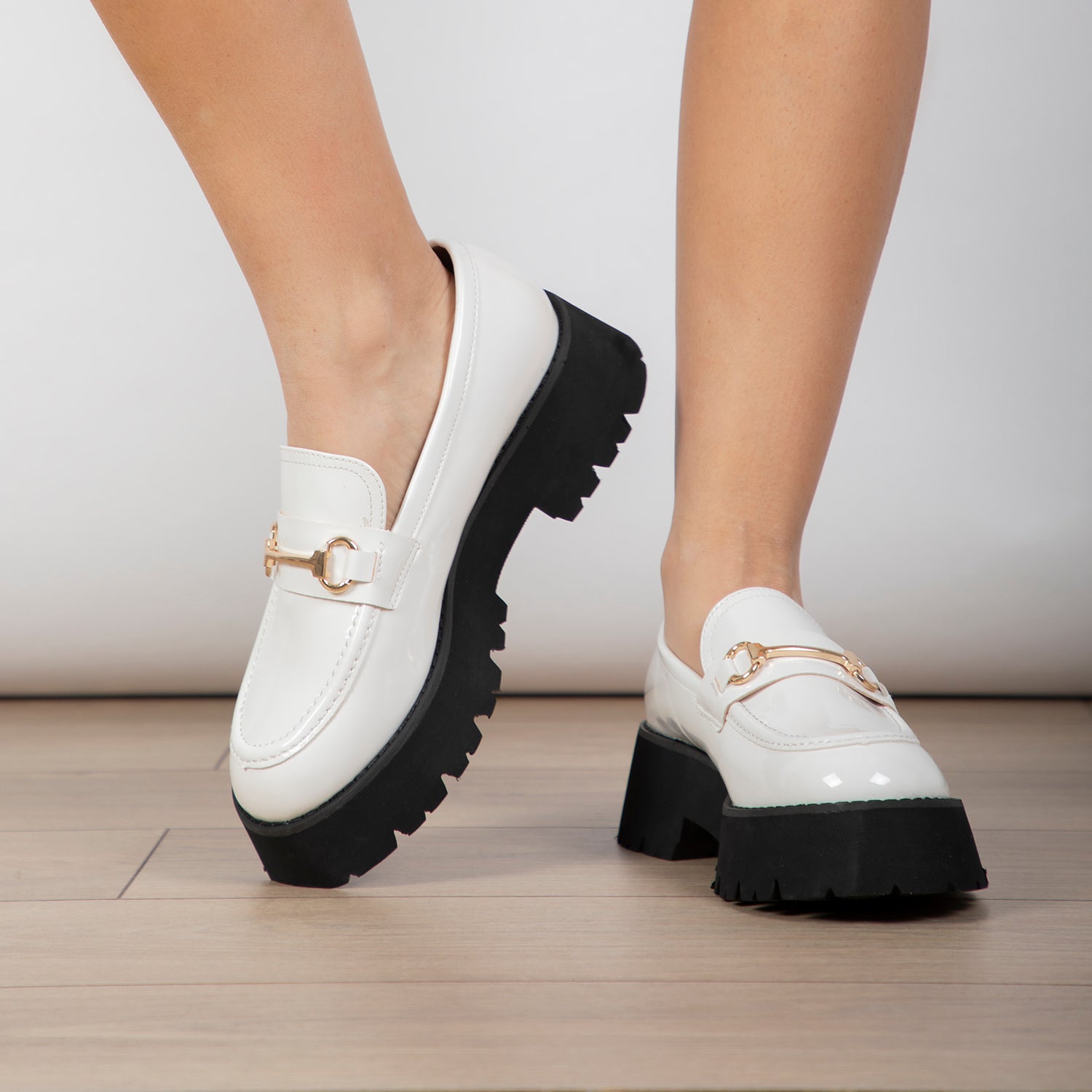 RAID Monster Chunky Flat Shoe in White