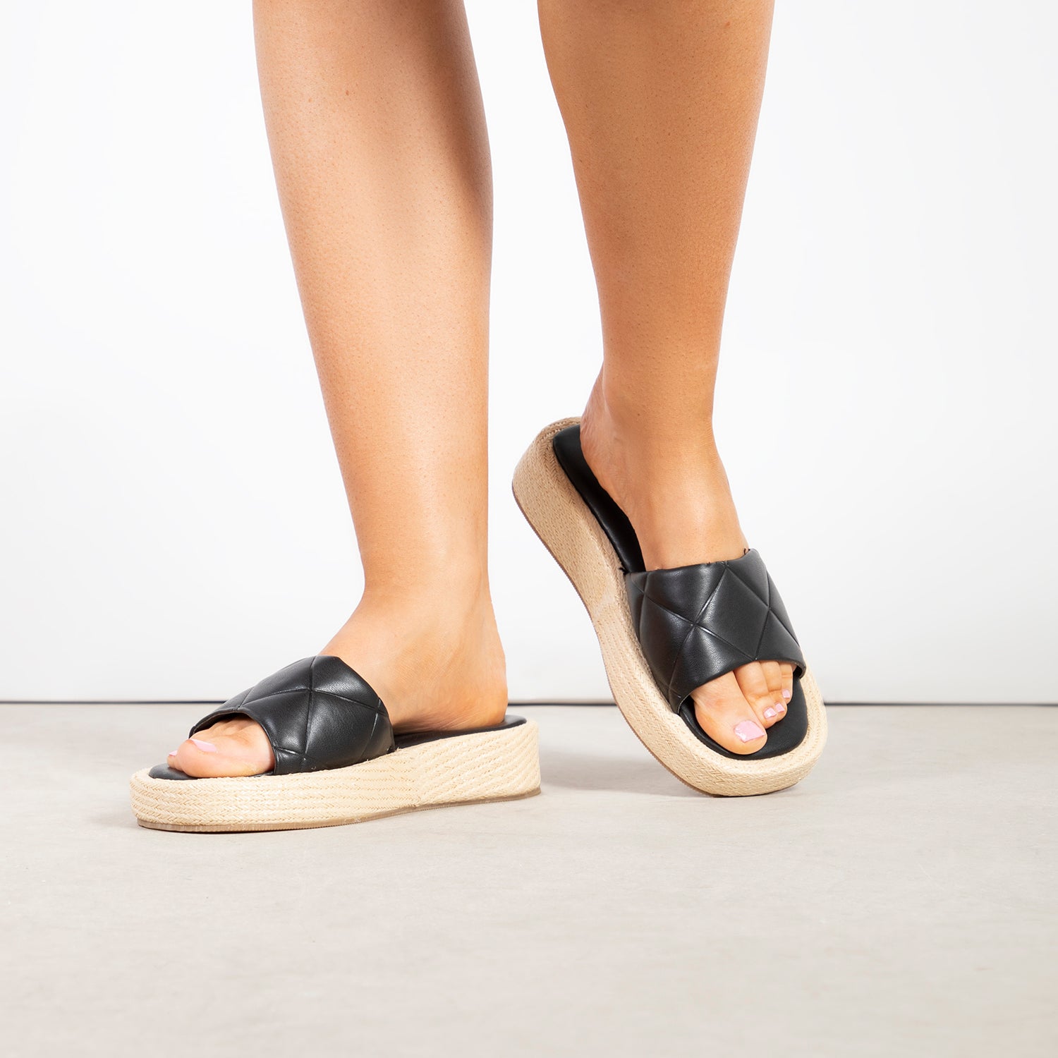 RAID Rayon Quilted Slider In Black
