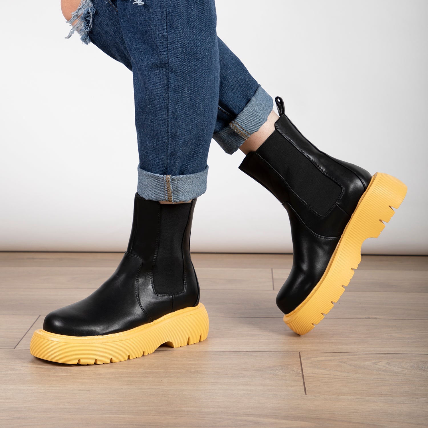 RAID Shelah Chunky Ankle Boot in Gum