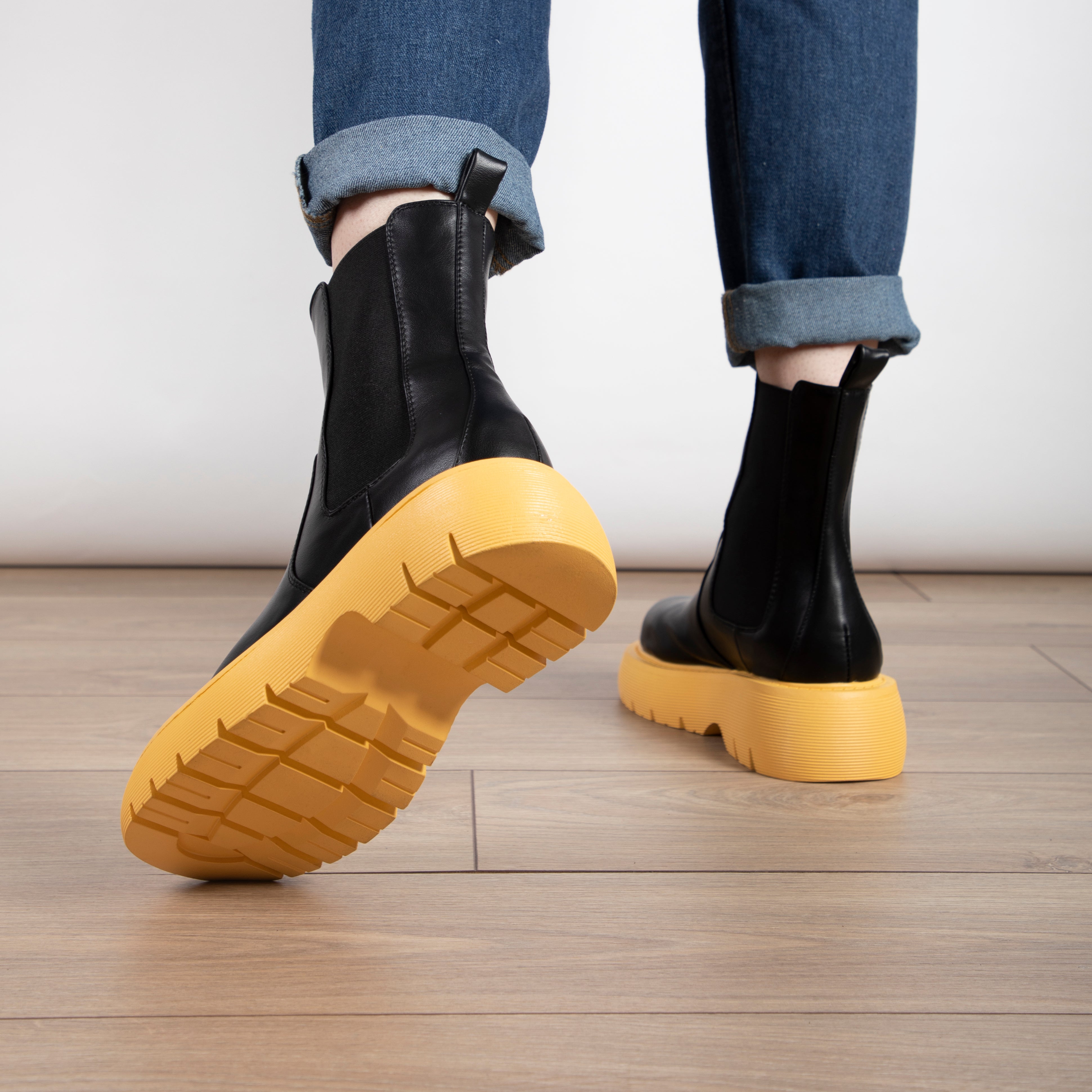 RAID Shelah Chunky Ankle Boot in Gum