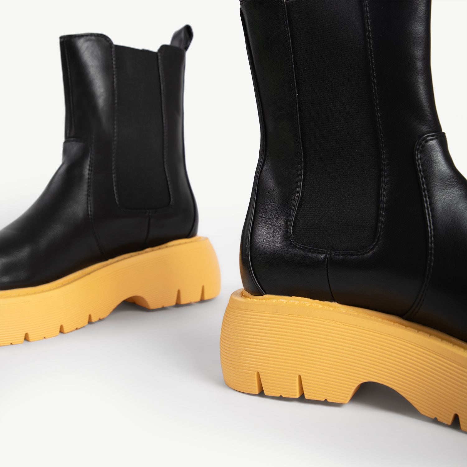 RAID Shelah Chunky Ankle Boot in Gum