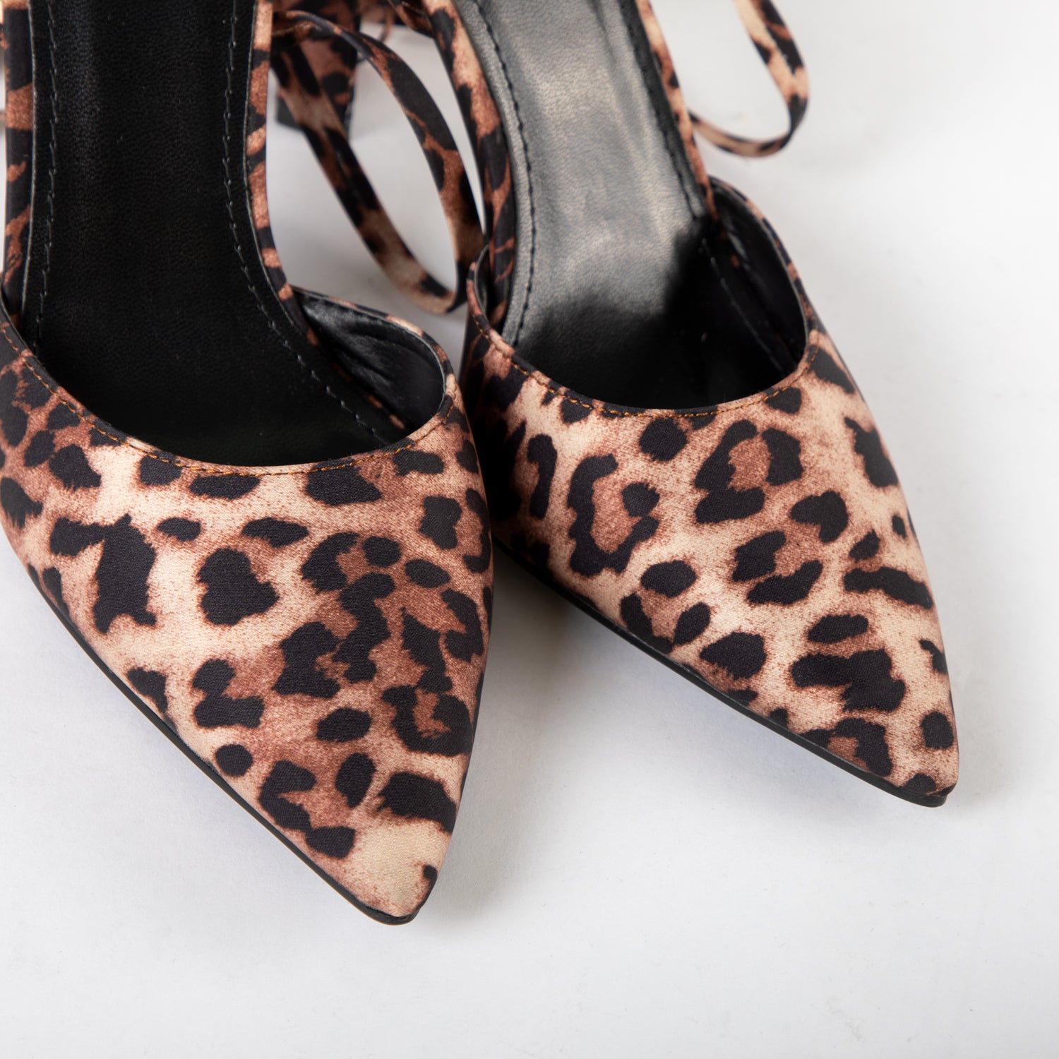 RAID Sicily Pointed Toe Lace Up in Leopard
