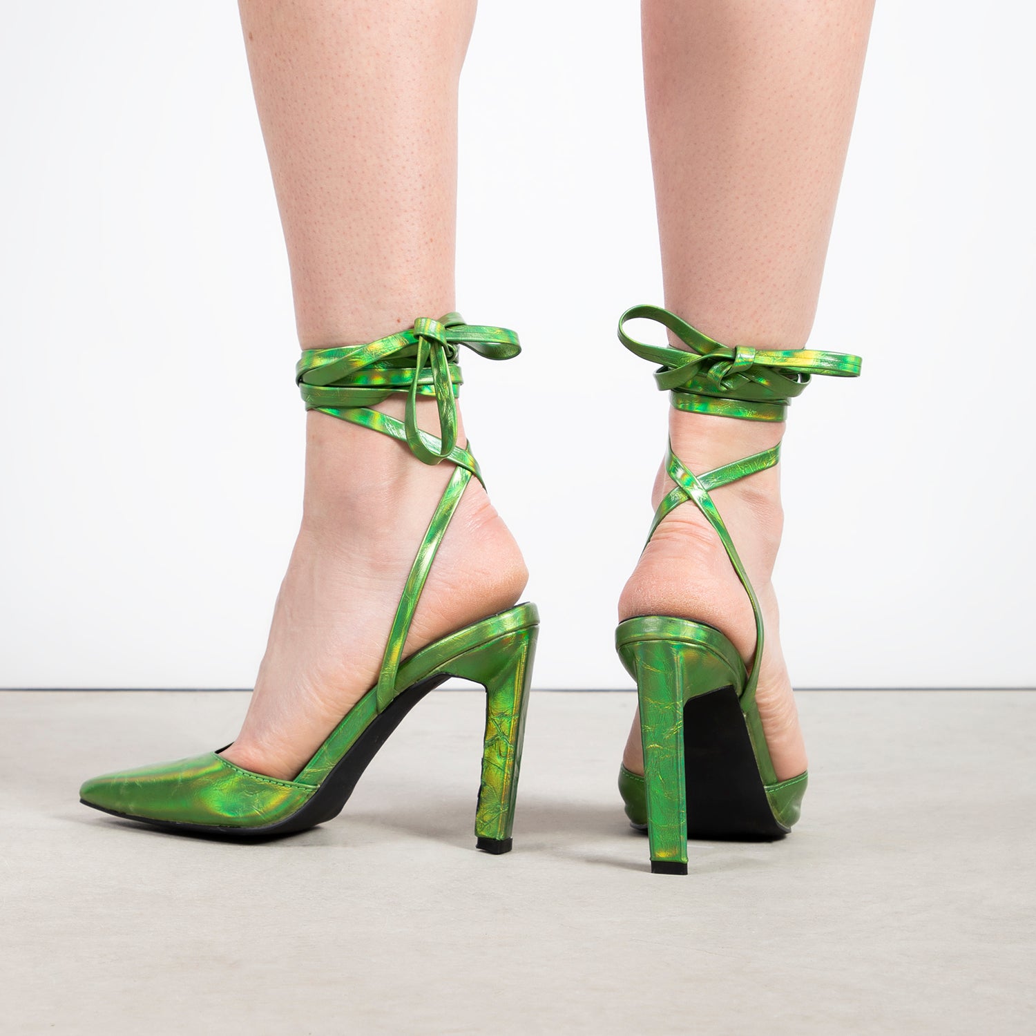 RAID Sicily Pointed Toe Lace Up in Green