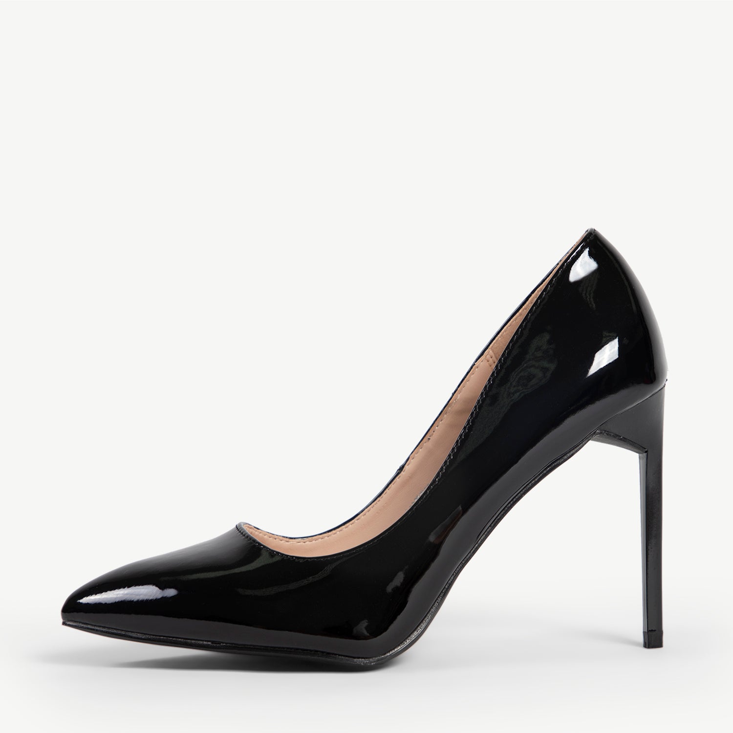 RAID Antix Wide Fit Court Heel in Black