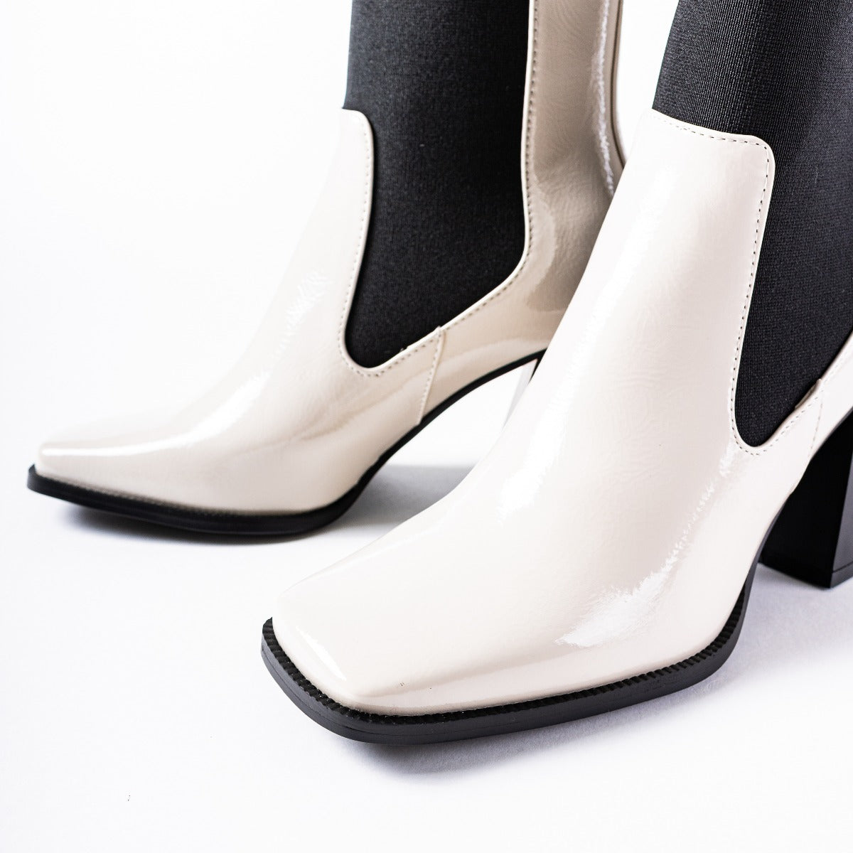 RAID Antonia Ankle Boot in White