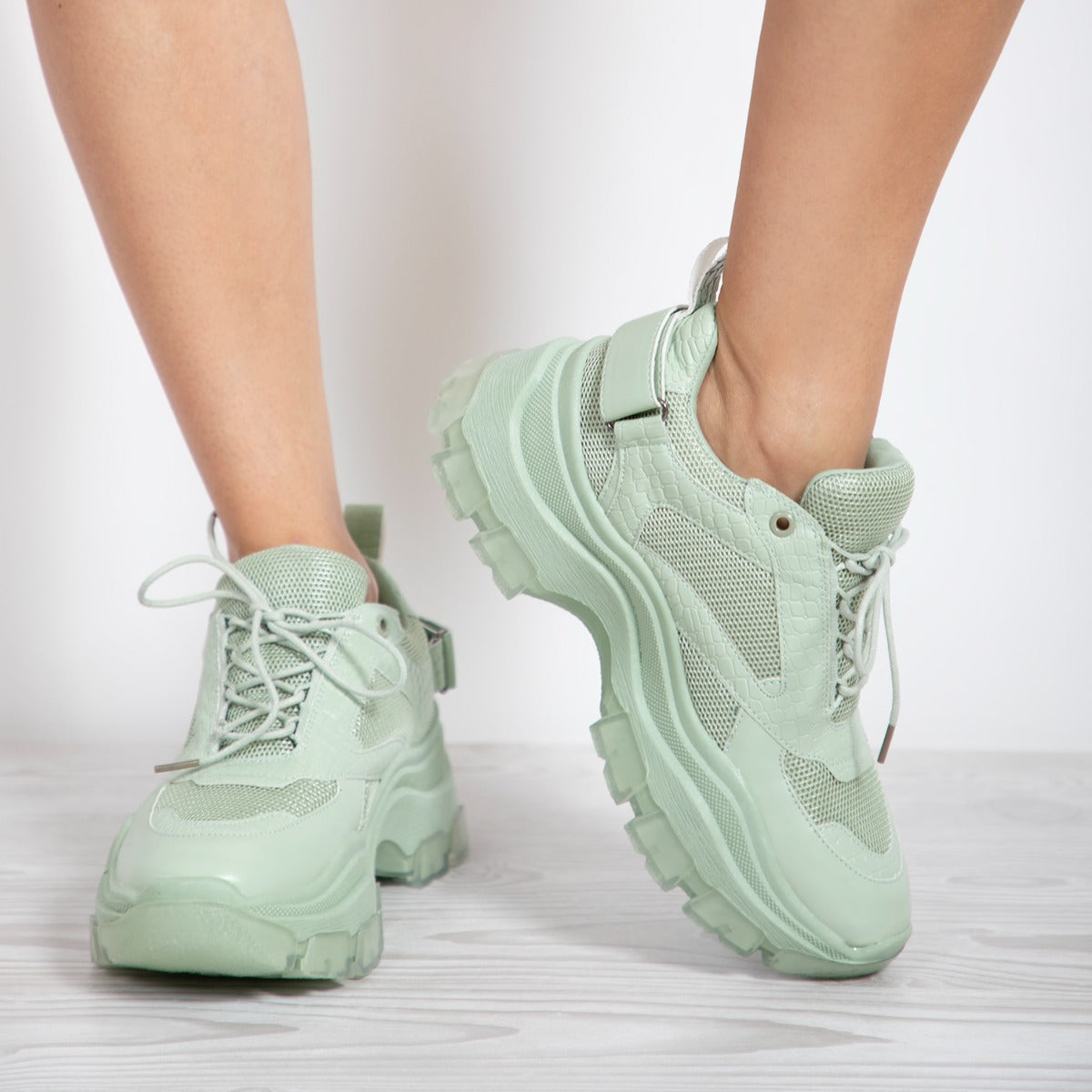 RAID Malibu Chunky Trainer in Mint