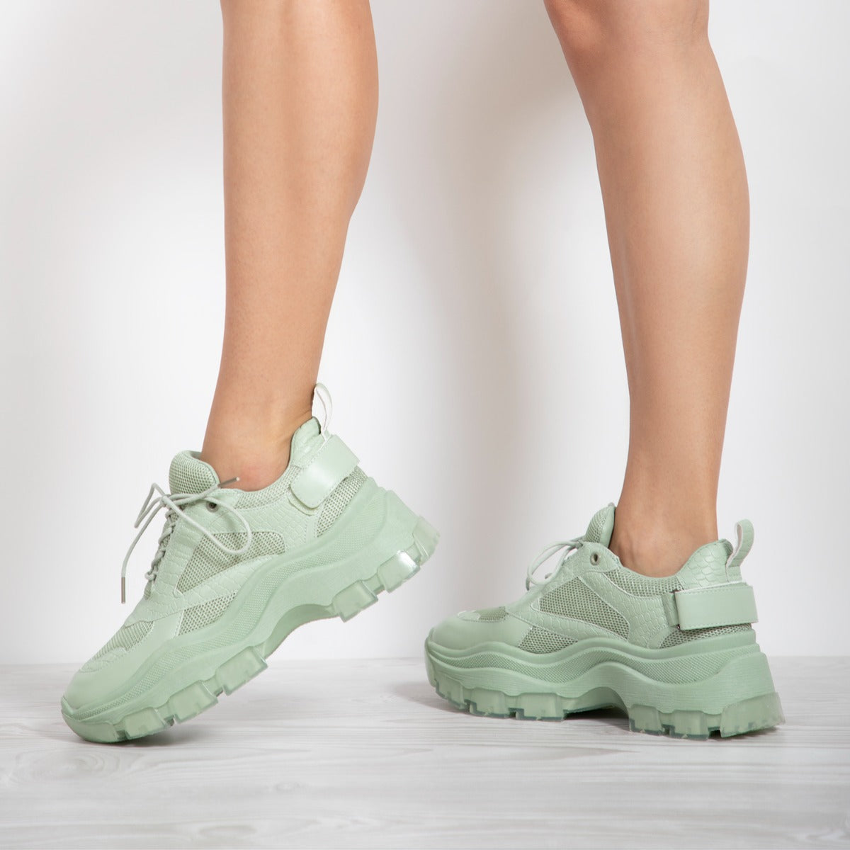 RAID Malibu Chunky Trainer in Mint