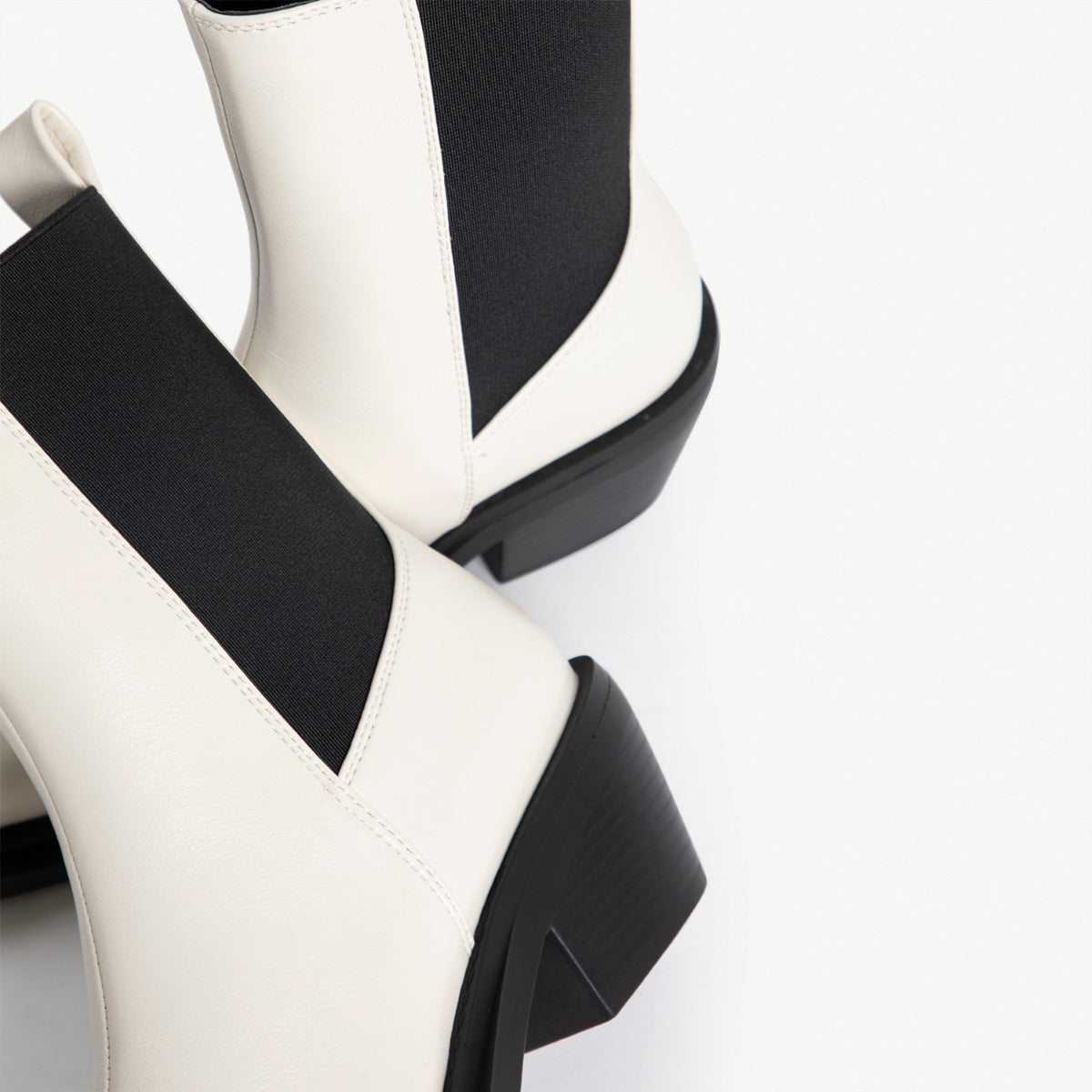 RAID Odette Ankle Boot in White
