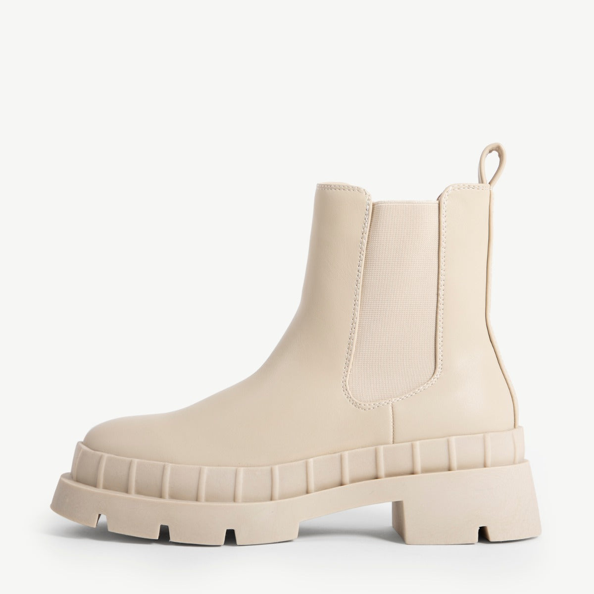 RAID Turner Chunky Ankle Boot in Ecru